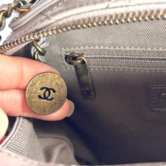 Chanel Coco Curve Vanity Case - Picture 12 of 12